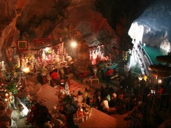 8 đền chùa doanh nhân chọn đi lễ đầu năm - 8 den chua doanh nhan chon di le dau nam